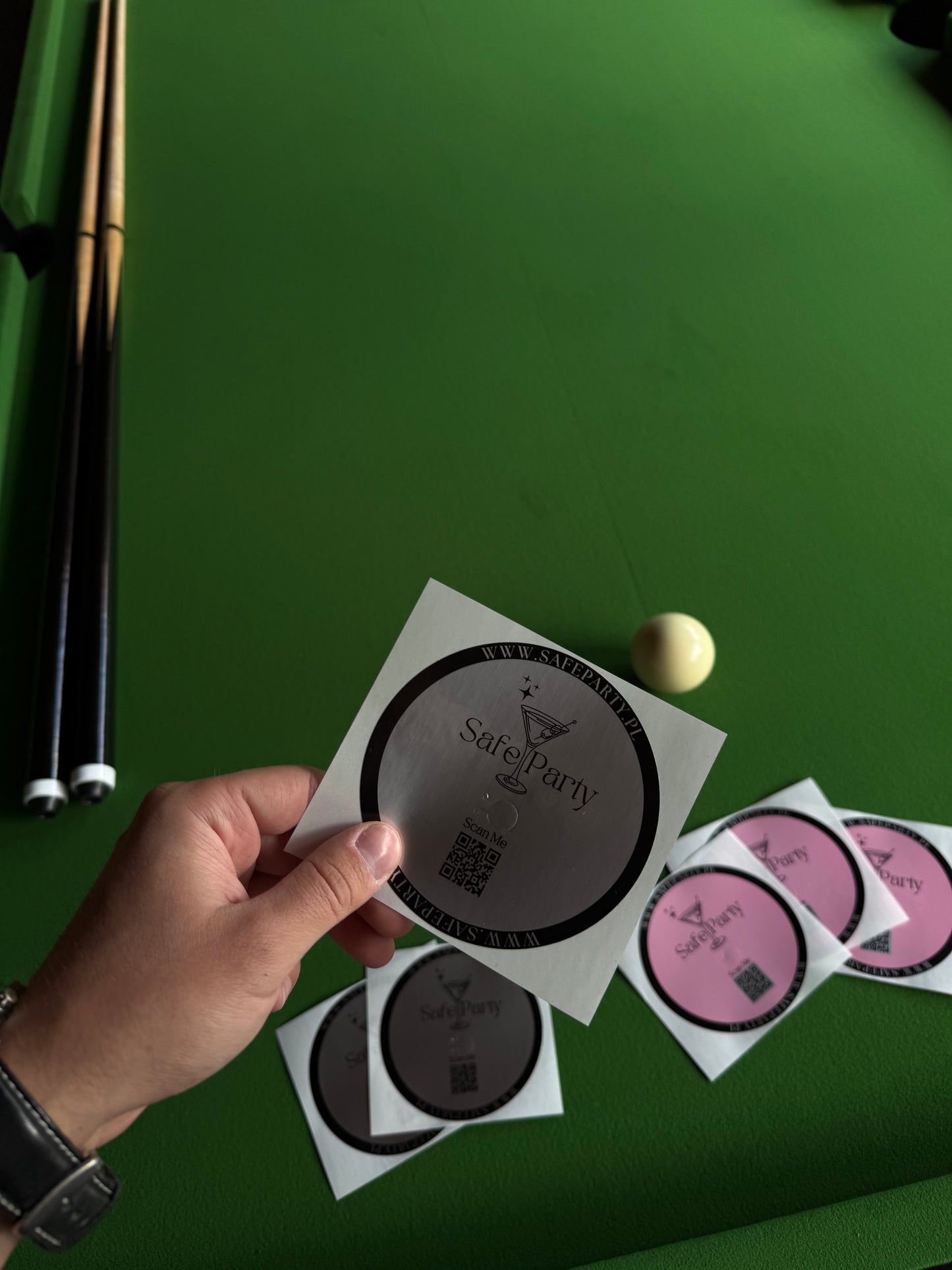 Jednorazowa naklejka chroniąca drink