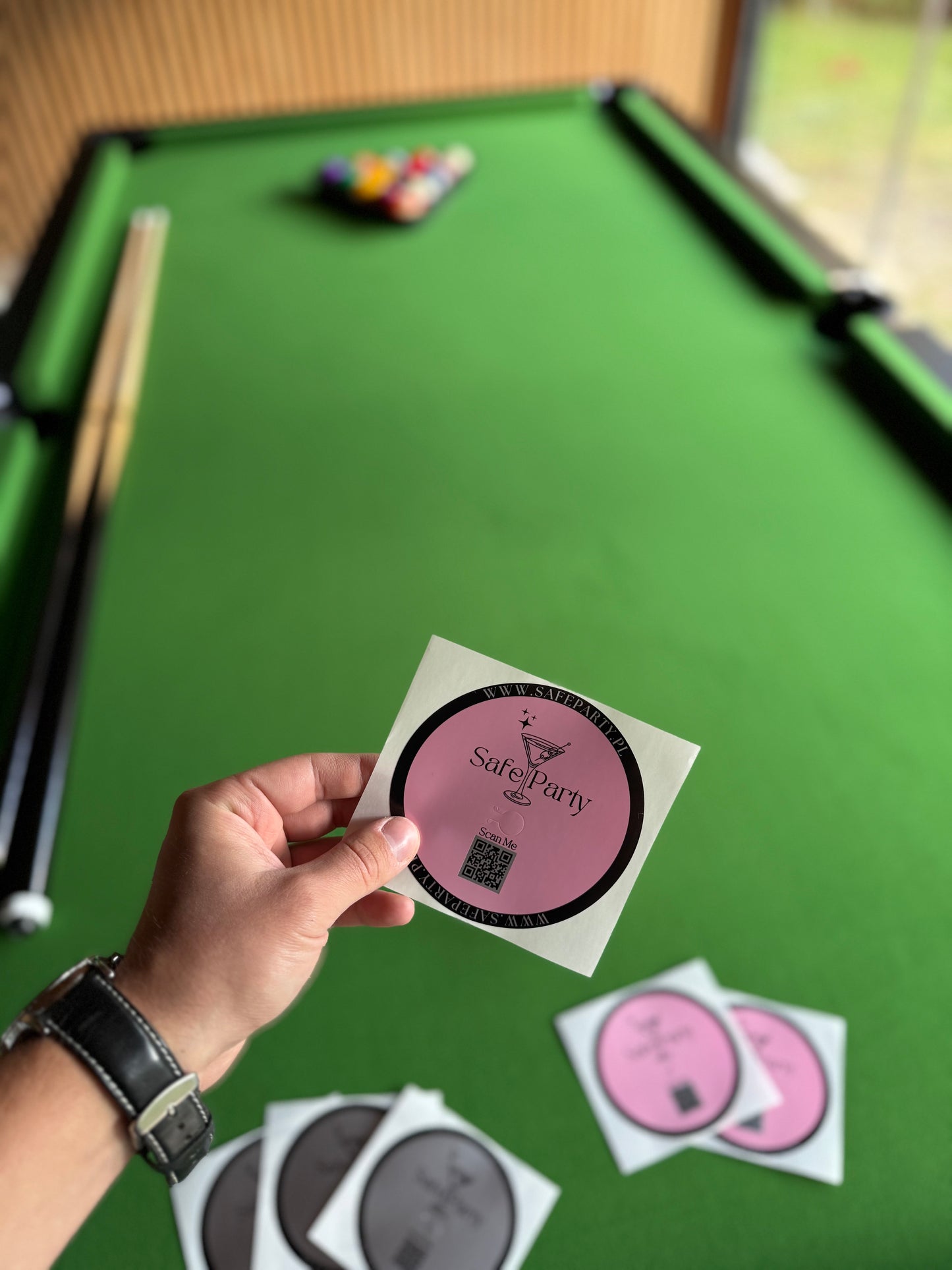 Jednorazowa naklejka chroniąca drink